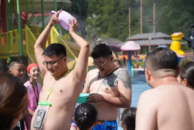 水花+音浪=100%上头！今天的留坝栈道夏日派对，玩疯啦！