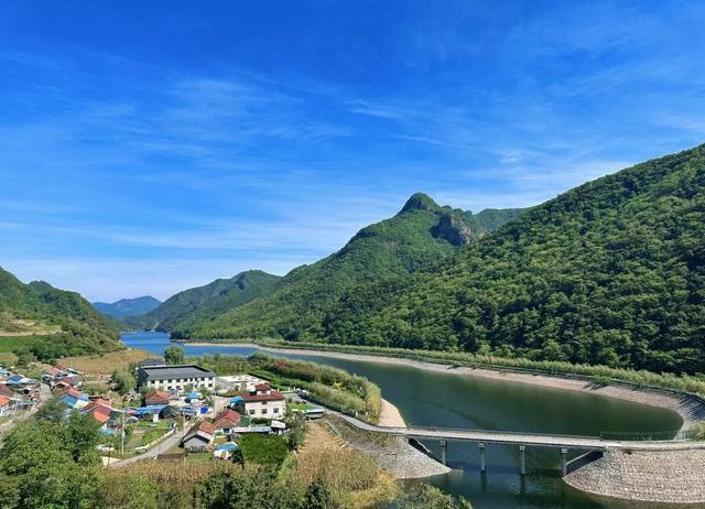 吉林331国道集安至临江段：一场穿越中朝边境的秋日童话
