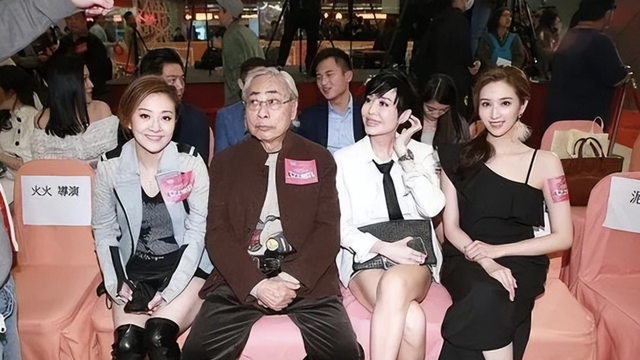 她曾是体操女神，退役后与大51岁的干爹谈恋爱，如今收获新的人生