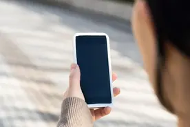 手机电池电量不耐用了？你肯定关闭了这3个开关，难怪不禁用了！图片