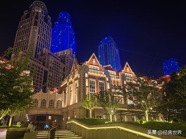 夜幕下的海河