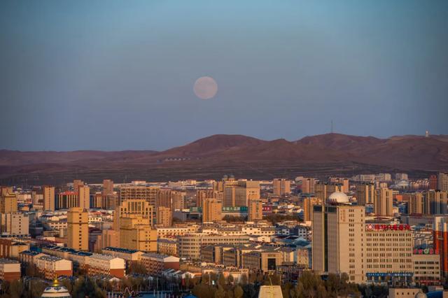 🤩哇~好大的月亮🤩