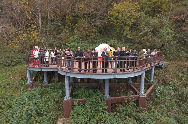 一步一景！旺苍盐井峡五彩斑斓，就像秋日童话甚是迷人！