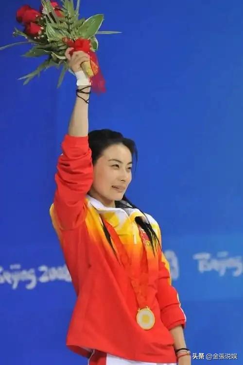 霍震霆没想到，44岁儿媳郭晶晶再次官宣喜讯，让整个阔太圈沉默了