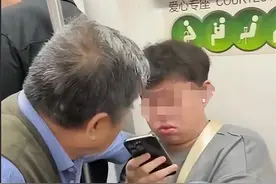 上海老人强制小伙让座，双方发生争执，官方回应图片