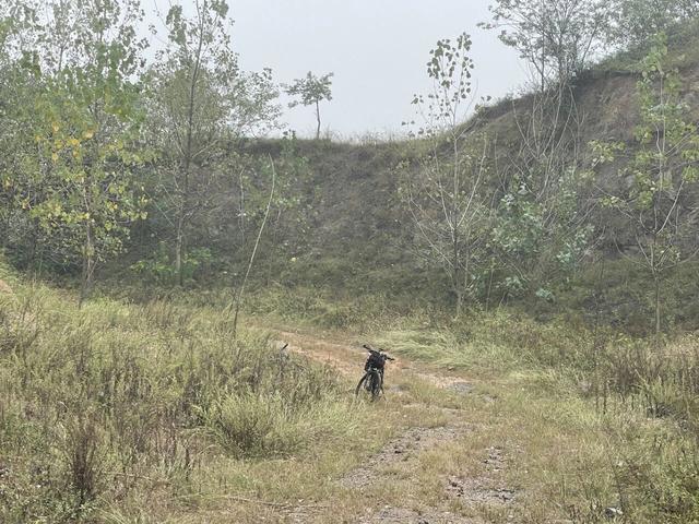 骑游探访六合北横山丹霞地貌