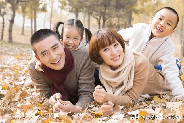 父母的爱是“倾其所有	”，而我们的孝，却常常只是“量力而行”