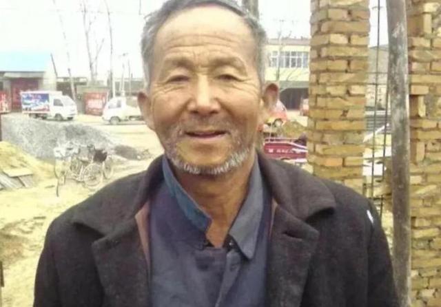 流浪汉因无暂住证被收容，警察看到他填的姓名大惊：你是王耀军？