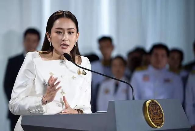 15天缓冲期炸锅！324席变255席！46%反对率碾压9%支持率