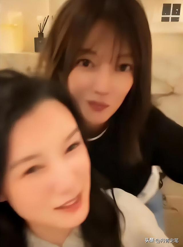 黄有龙没想到	，才与自己官宣离婚2年，前妻赵薇就因李湘深陷泥潭