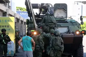 台岛内外形势一夜大变，解放军机群马上赶到，台军被牢牢压在岛内图片