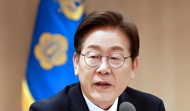 吃完了酒席，李在明启程离京，临走前终于对华改口	，一个时代告终