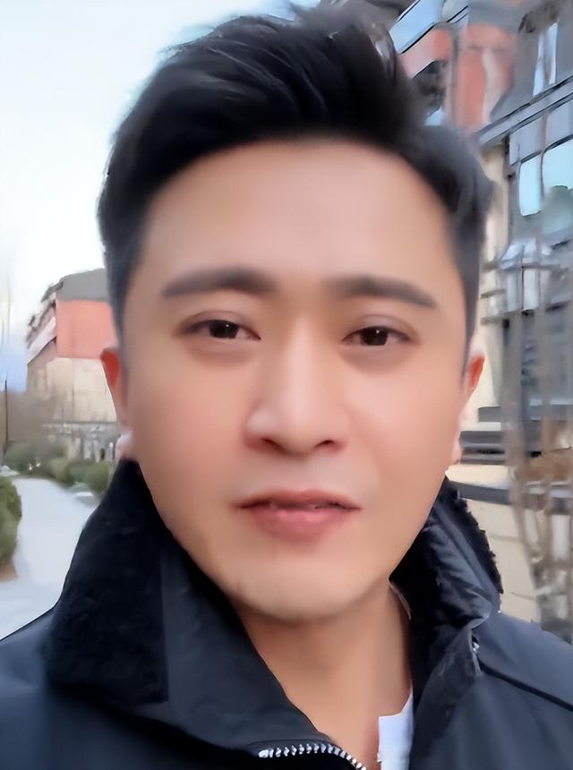 张蕾担心的事发生，杨帆患绝症传闻真相大白，白岩松一个字没说错