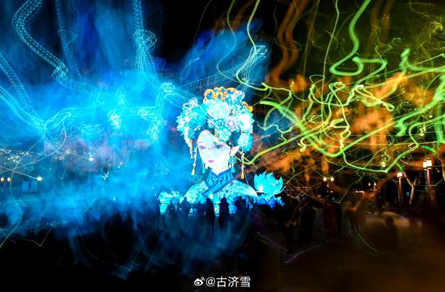济南大明湖“湖畔雨荷”版本升级,打卡请到北岸啦!