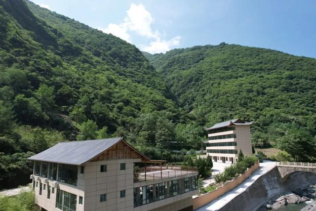 超绝盛夏避世指南！这个暑假在白马山寨找回生活本味