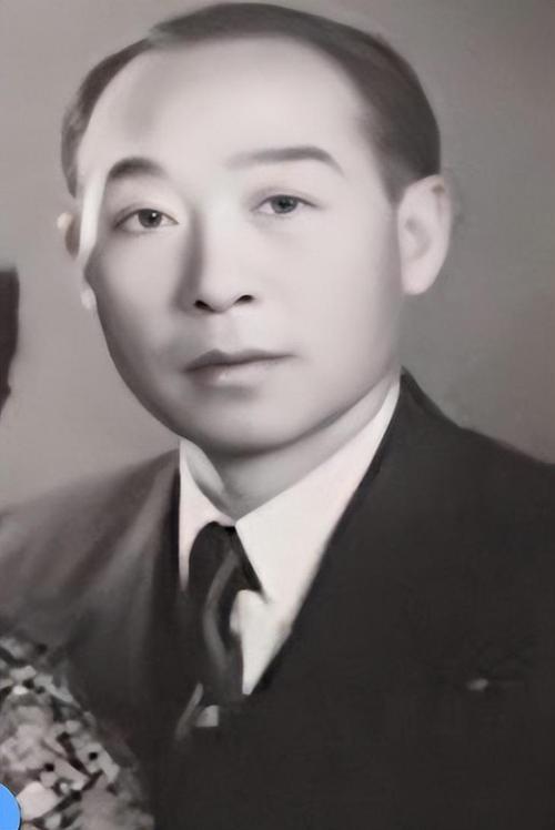 女叛徒随蒋叛逃台湾，1981年高调回国，老同学一句话令她无地自容