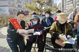 农行张掖分行 聚焦“一老一少”开展金融宣传活动图片