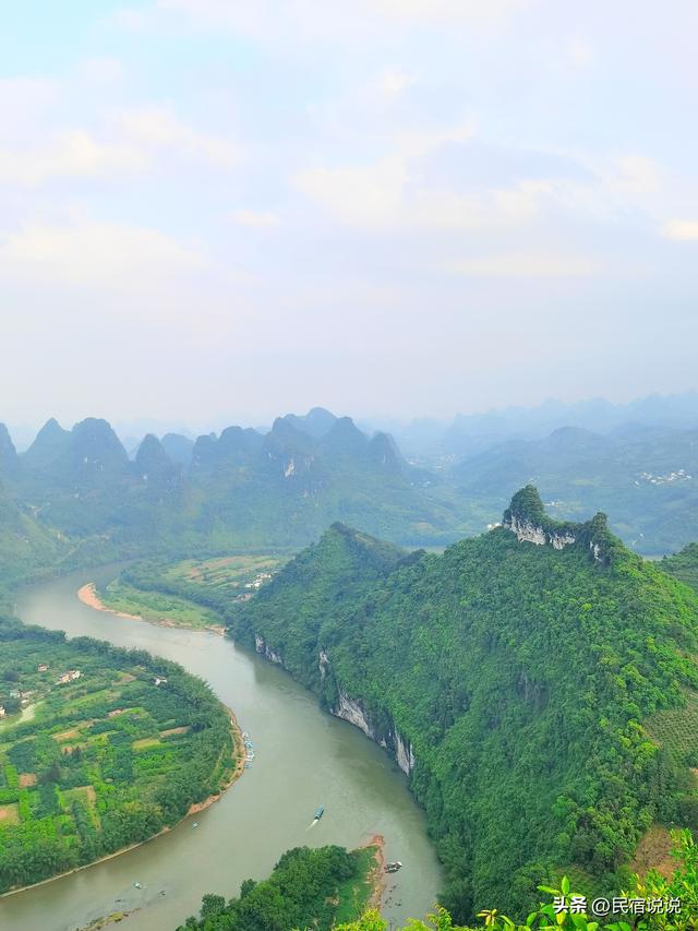 高铁真的开进桂林水墨画里了