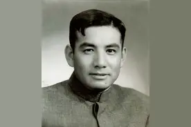 两万多人就藏在背后，张灵甫为啥一直没发现？74师旅长说了实话图片