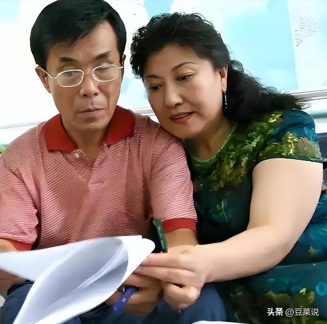 老艺术家何庆魁	，被自己亲儿子捅刀：他嫖不动了，每月1万够花