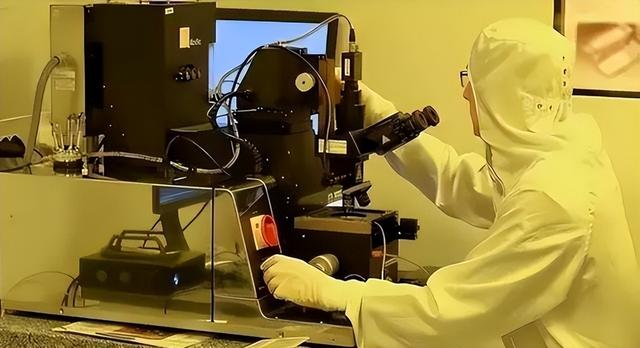 中国永远都造不出光刻机？物理学教授朱士尧在一次采访中语出惊人