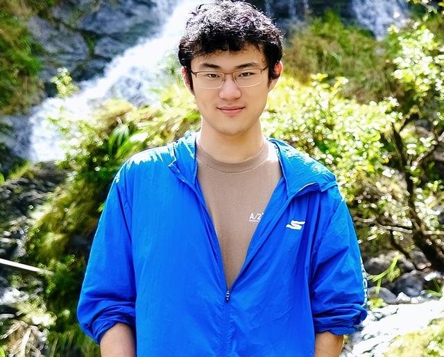 毕业7年，身价破亿！清北AI天团血洗硅谷，奥特曼被逼分天价股份