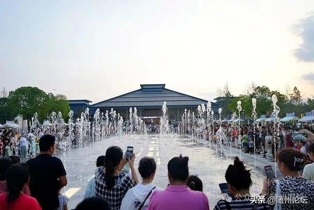 随州夏日文旅—— 创意活动“打擂台” 清凉“水战”搅热市场