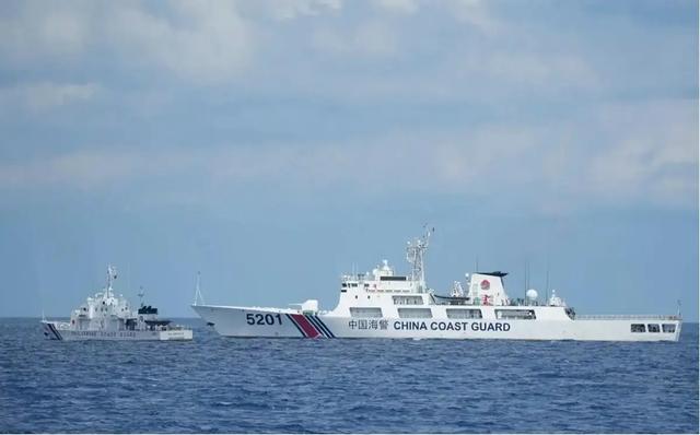 中方发大火了，刚刚，11艘冲锋艇包围仁爱礁，马德雷山号不能再留