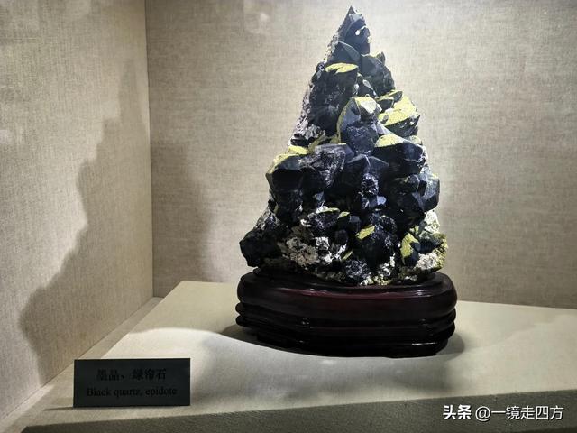通化市自然博物馆里的漂亮矿石