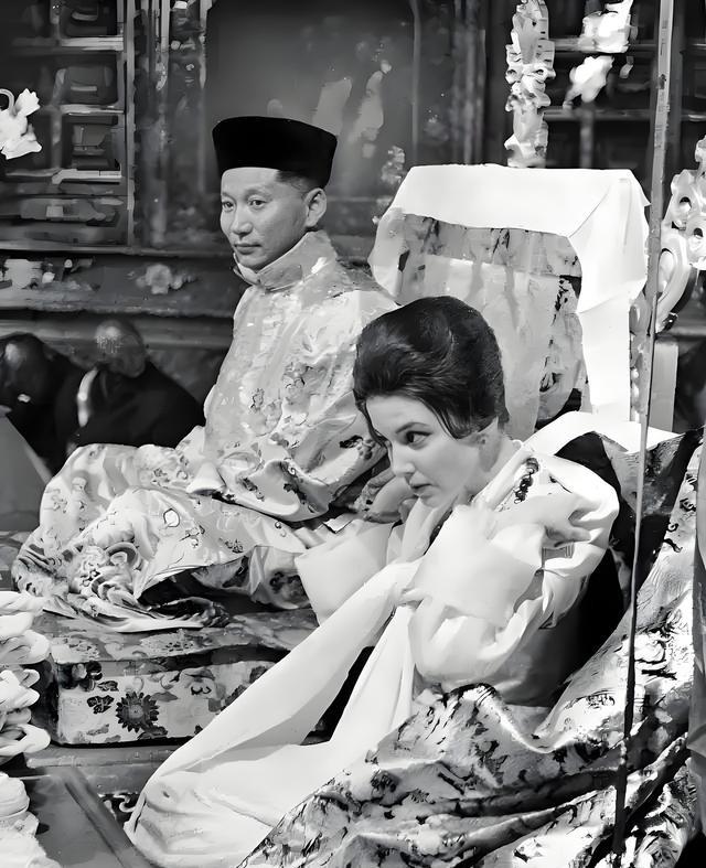 已经亡国49年，国王却依旧健在，仍继续号召同胞企图复国
