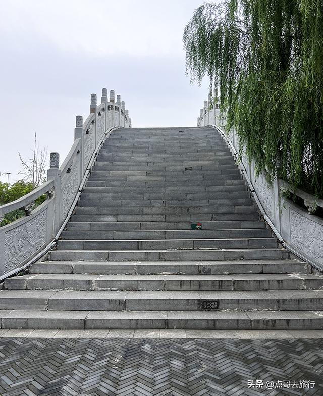 成都最近紫薇花公园，被严重低估，花开惊艳，地铁公交车直达！