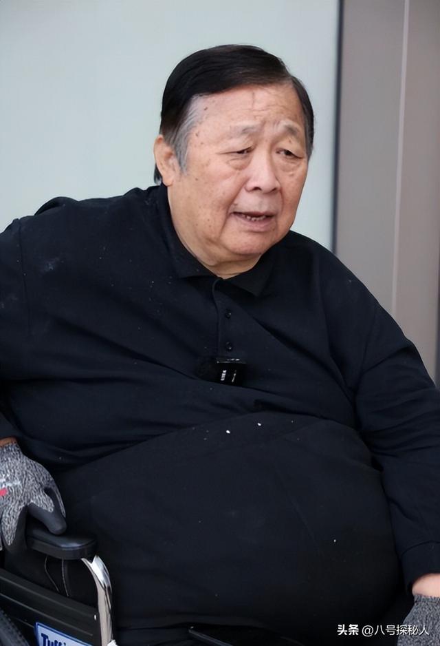 出名后出轨保姆、气死原配，如今77岁的他晚景凄凉，子女与其割席