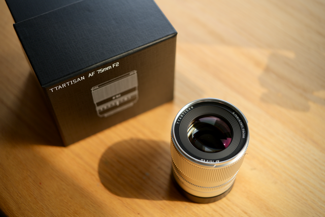 L卡口银色全金属高颜值镜头——铭匠75mm/F2镜头分享
