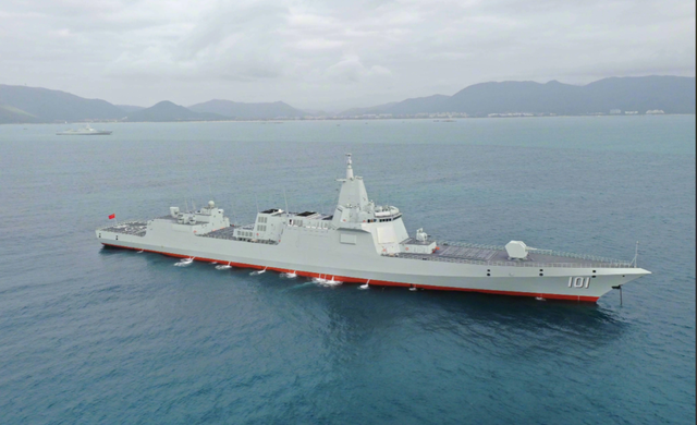 特朗普对中国发狠招，万亿军费造“黄金舰队”？大崩盘开启了！