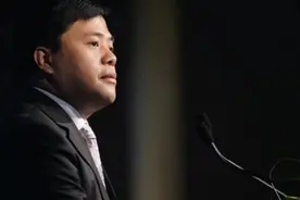 活明白的中国前首富，避世十年，身价暴涨，活成了富豪最羡慕的人图片