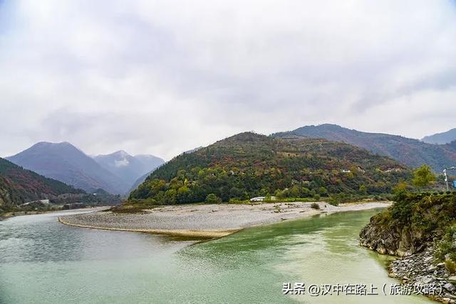 汉中出发沿嘉陵江跨省自驾,把秦巴深秋的美景装进车窗~图片