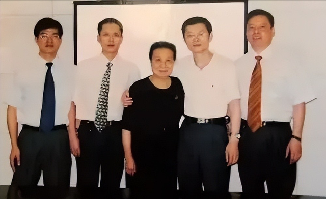 一路走好！2026年不到3天，5位名人接连去世，最年轻的仅25岁