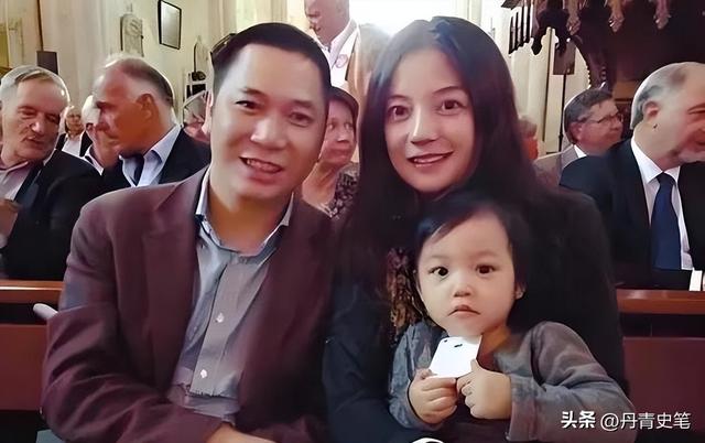 黄有龙没想到	，才与自己官宣离婚2年，前妻赵薇就因李湘深陷泥潭