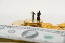 多地绩效停发的背后，现在除了保工资，其他开支想都不要想图片