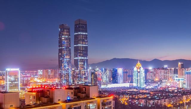 云南唯一的“特大城市”，面积比北京、成都大，人口超过800万