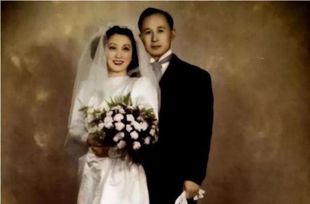 钱学森36岁还未婚，妹妹钱学英帮他相亲，他却说：要不你嫁给我吧