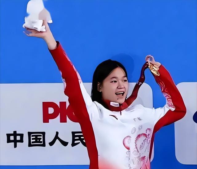 “捐款风波”持续发酵！专家称应拆全红婵雕像，陈芋汐果然没说错