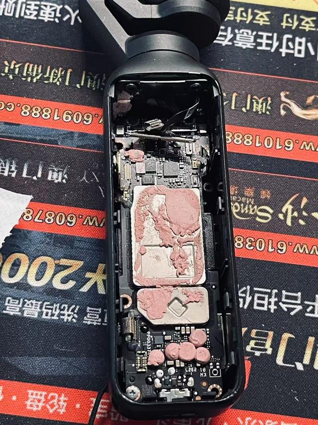 无法横屏！怒拆大疆Pocket3一探究竟