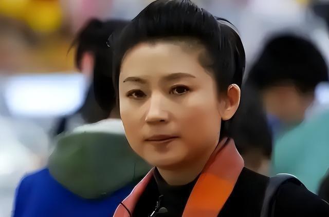 善恶到头终有报！57岁央视女主持王小丫，已走上另一条大路