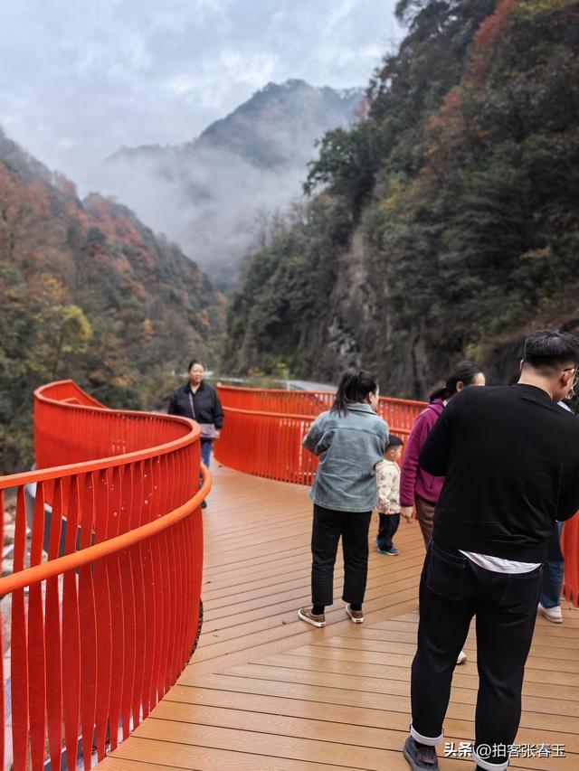 巴中南江光雾山18月潭瀑布群探秘