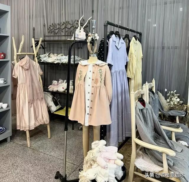 “跌下神坛”的4大服装品牌，曾红极一时，看看有你穿过的吗？