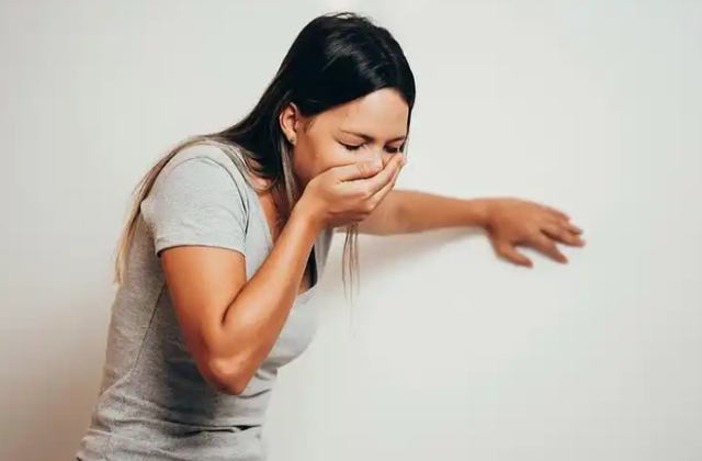 几块一斤的“秋葵”将夫妻俩吃进ICU！快告诉家人这些东西不能吃