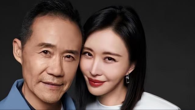 被老头“糟蹋”的3位女星，个个美艳动人，却鲜花插在牛粪上！