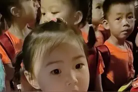 清亦妹妹炸了，小砂糖橘研学第二季，年迈老父亲冲着车大喊，笑喷图片