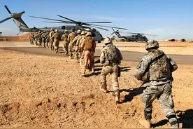 美国军事基地遍布盟友国，唯独2国没有驻军，一个不让一个不敢图片